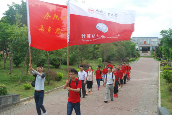 20160718131259156006.jpg 在中央红军长征出发地于都河畔重走长征路_meitu_3.jpg