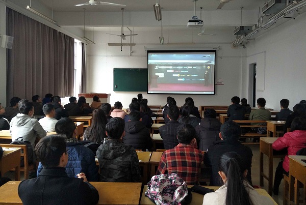 20180302100501752289.jpg 合肥工业大学团员青年代表收看会议直播.jpg